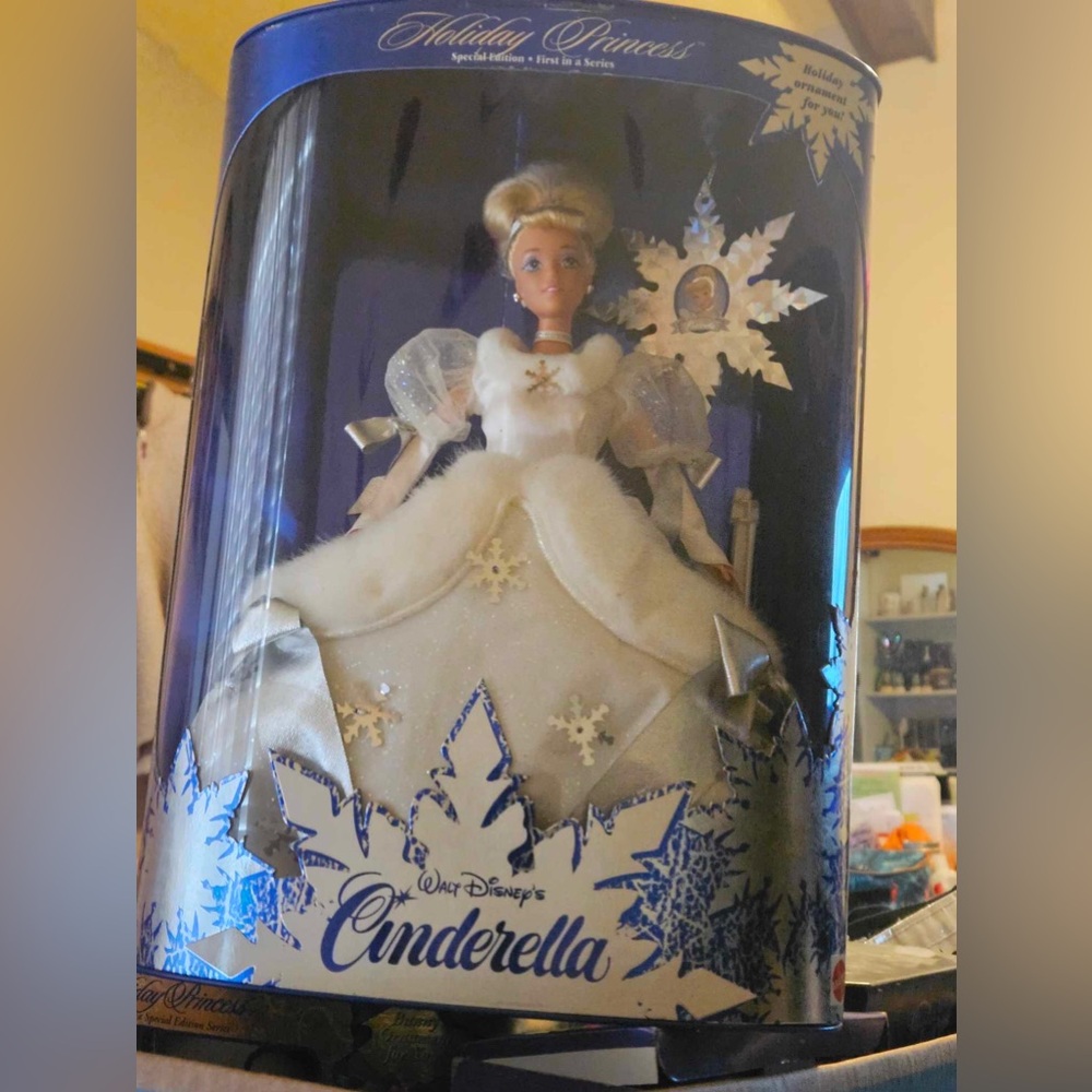 Vtg 1996 Disney Holiday Princess Cinderella NRFB